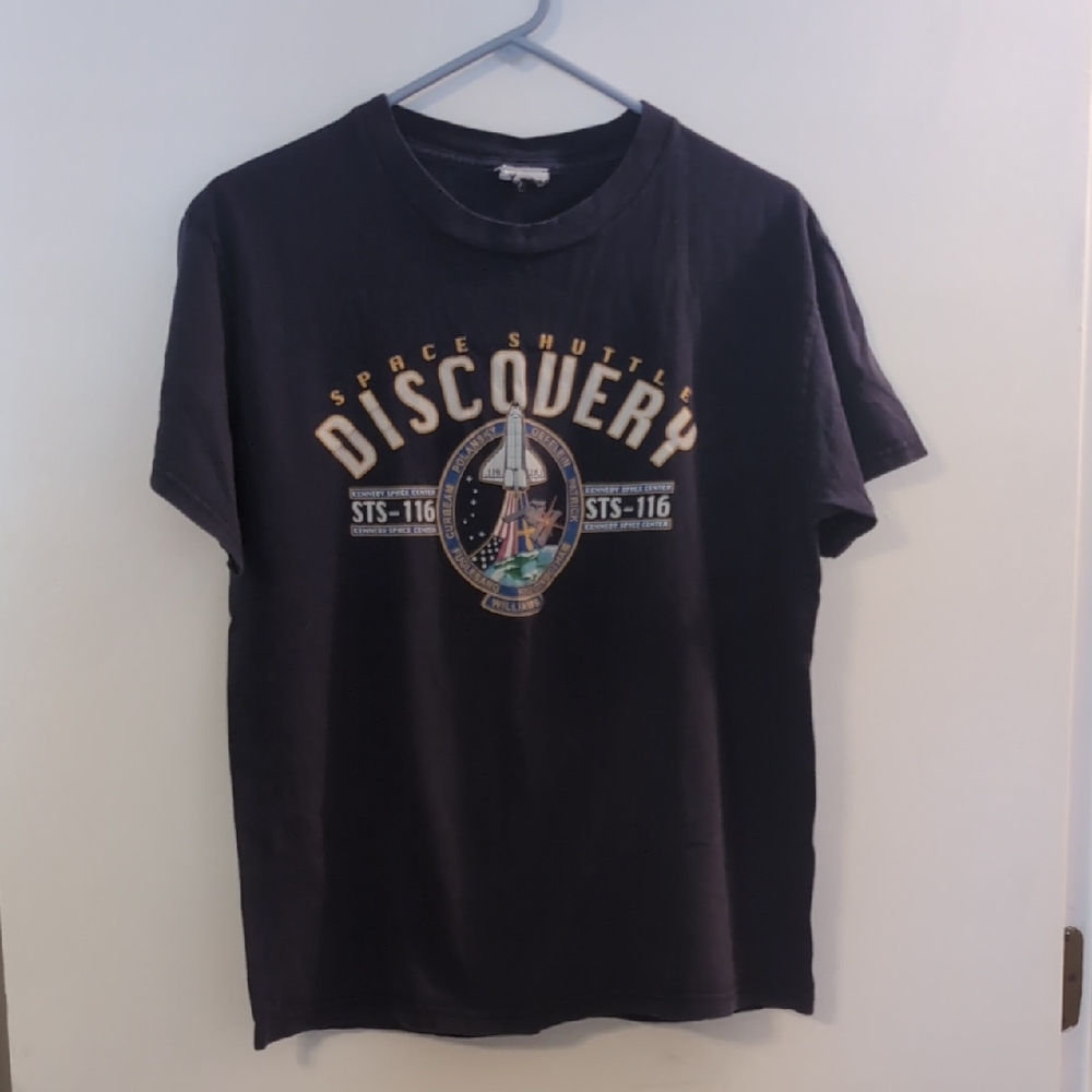 Space Shuttle Discovery Graphic T-Shirt